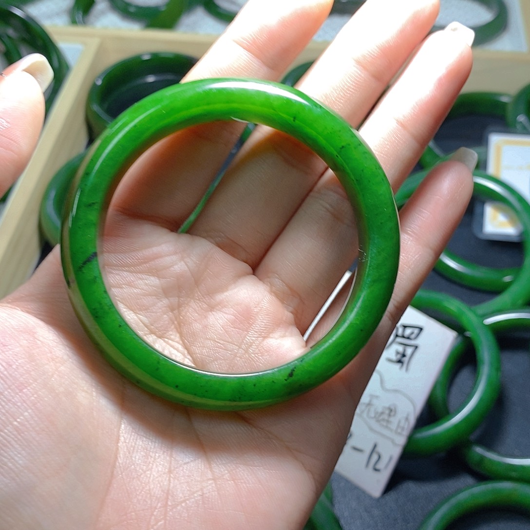 和田玉（碧玉）未镶嵌手链