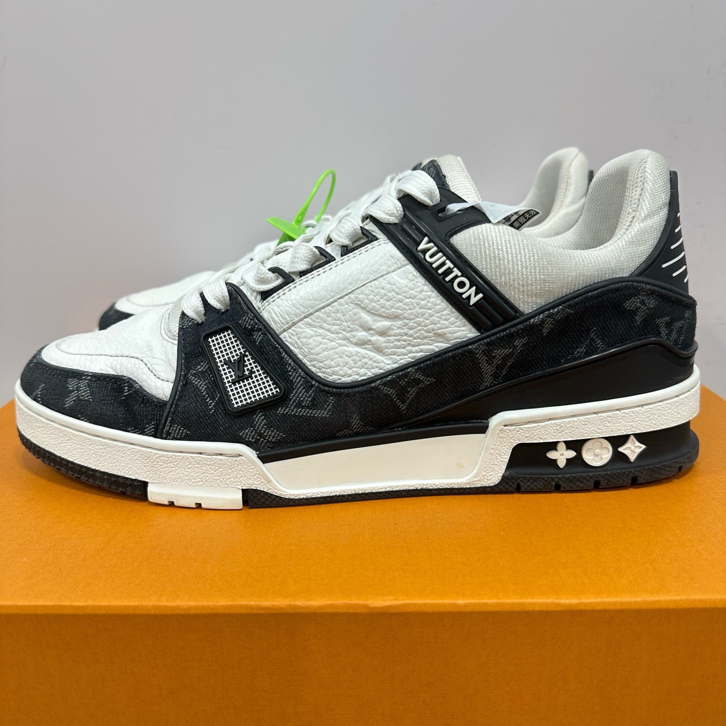 95新 LouisVuitton/路易威登 41码 路易威登 LV trainer 黑白牛仔