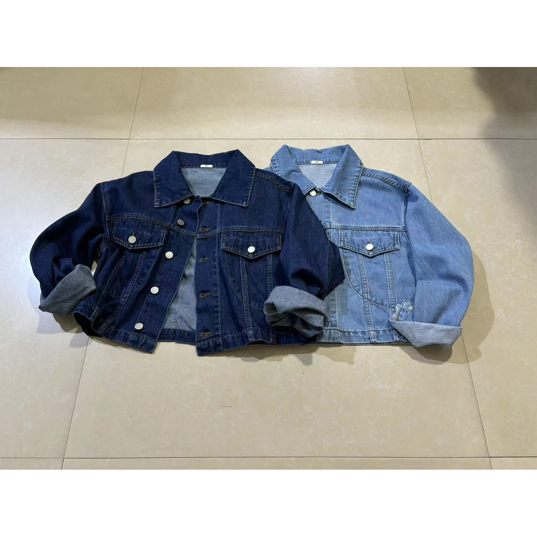 3105两色牛仔短外套