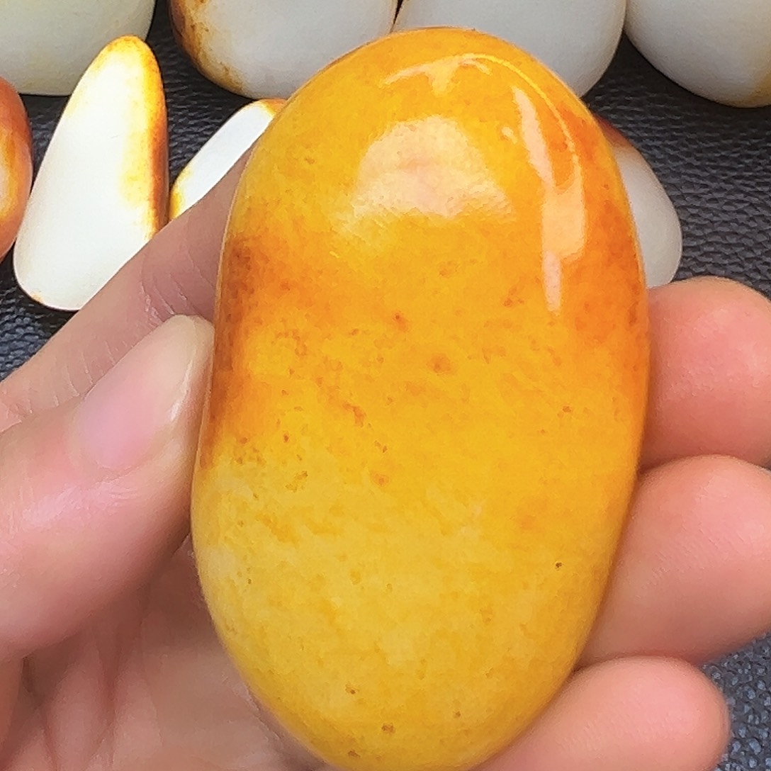 和田玉未镶嵌珠宝奇石