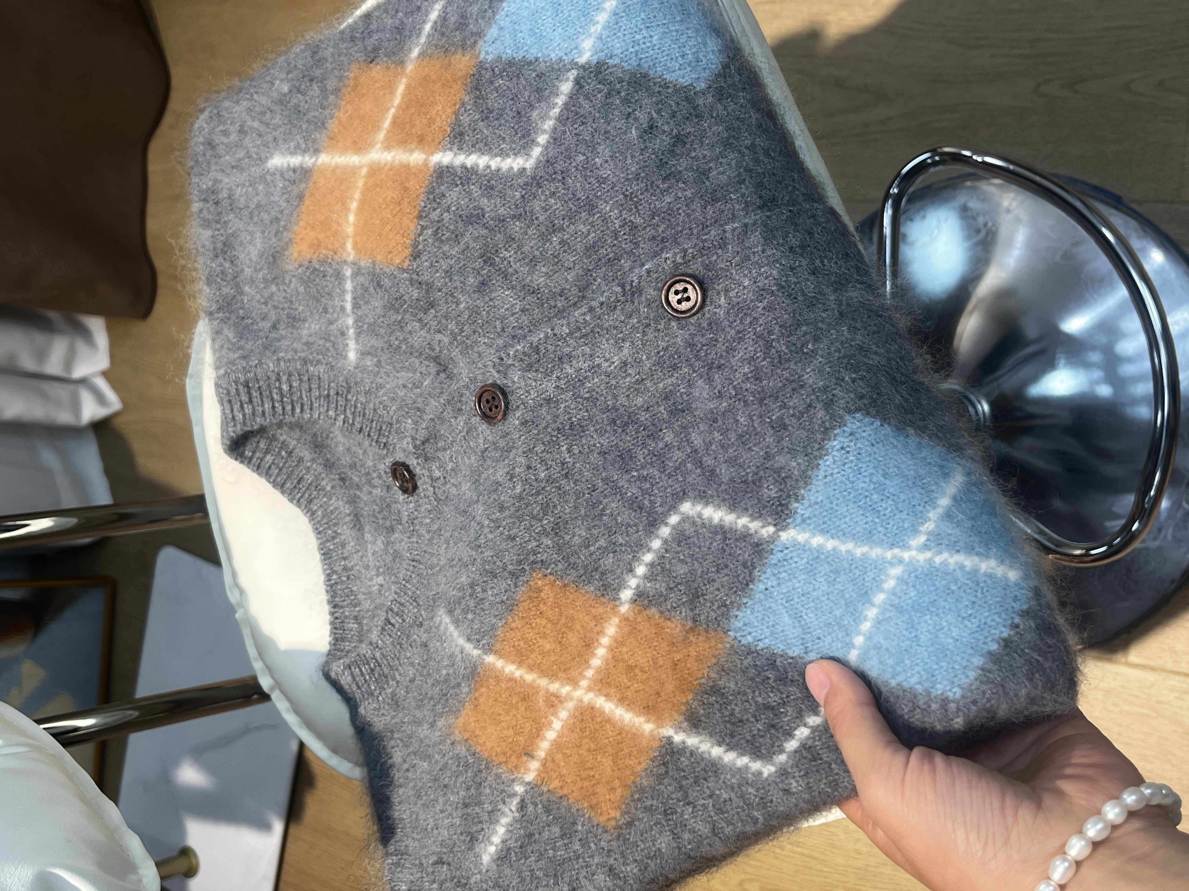 银子2-（菱形格）开衫大角羊拉绒 宽松秋冬针织衫百搭圆领气质