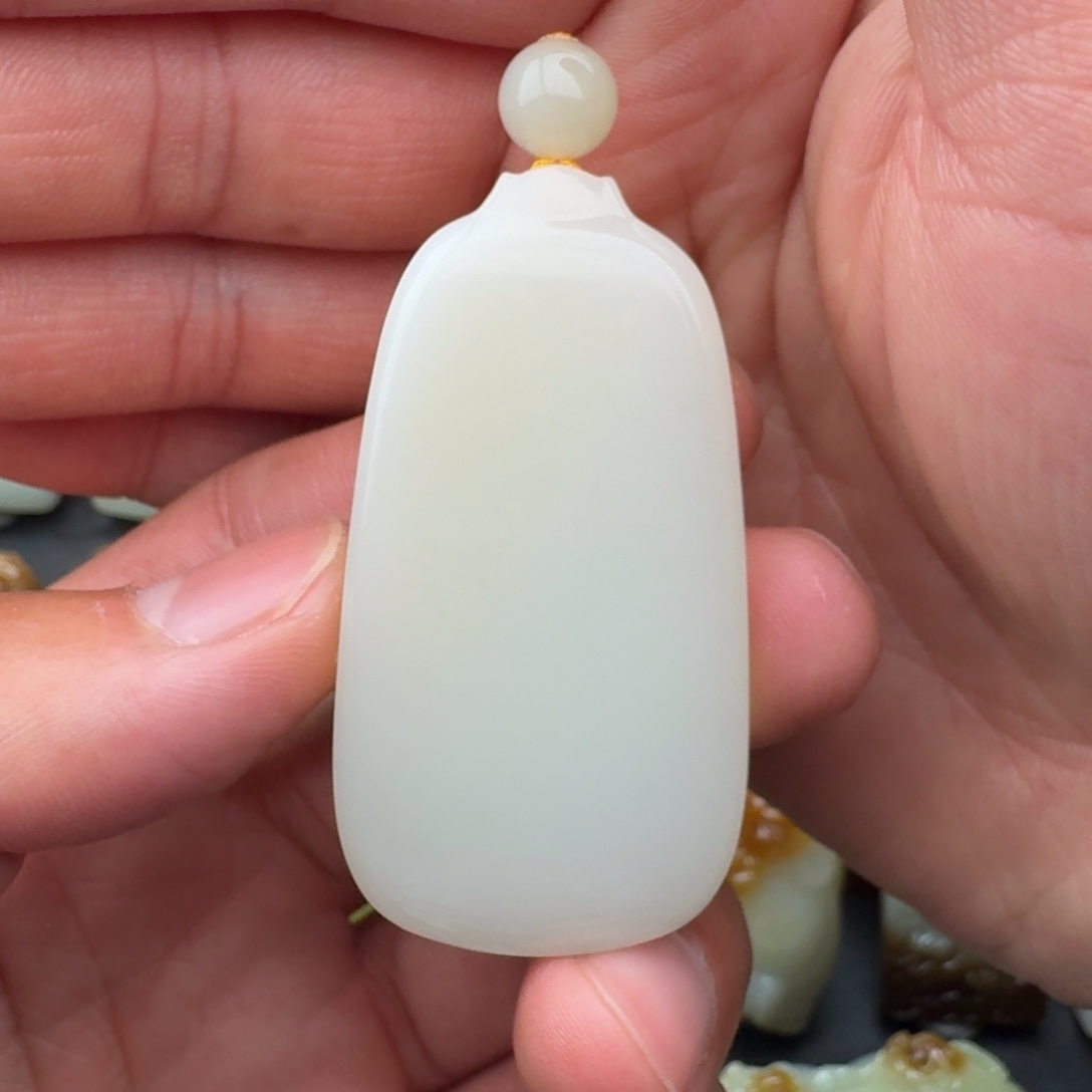 D***0和田玉未镶嵌颈饰