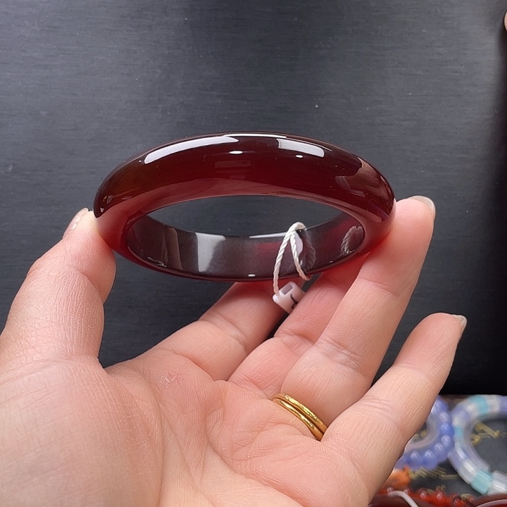 玛瑙/玉髓未镶嵌手镯58.9