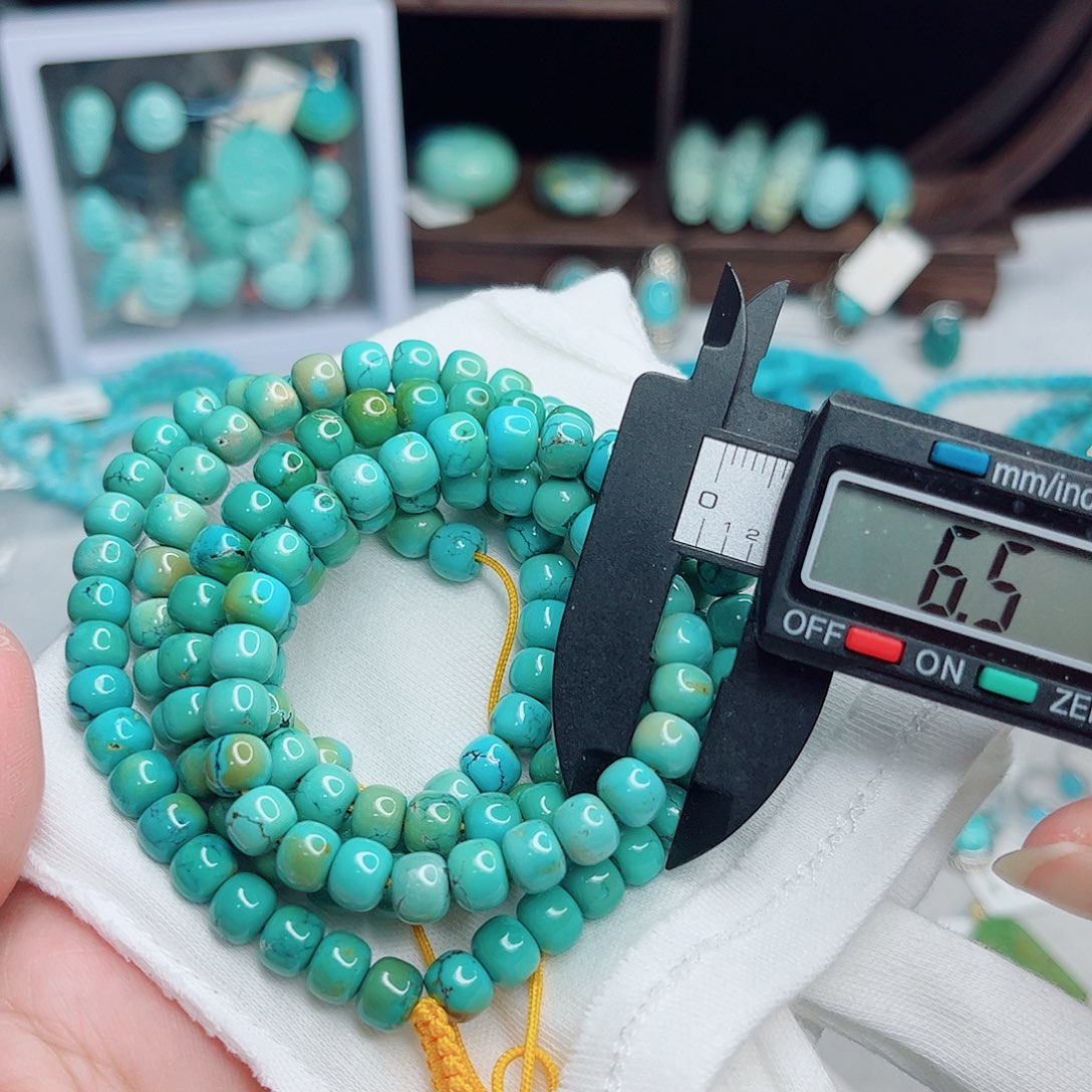 蓝***天绿松石未镶嵌绿松石