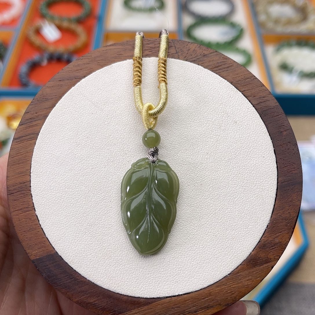 和田玉未镶嵌吊坠(不含链)A9