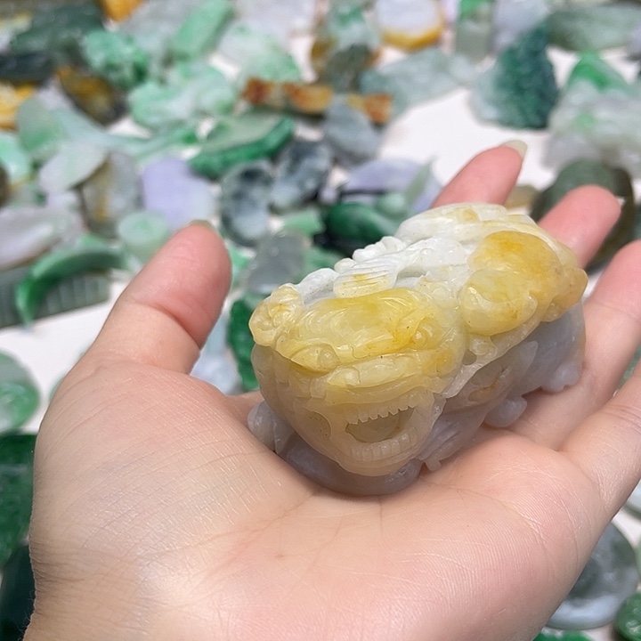 未镶嵌定制翡翠随**行翡翠