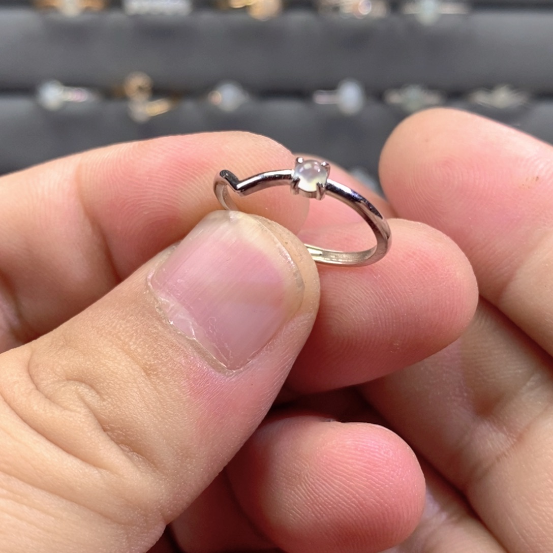 翡翠未镶嵌戒指翡翠