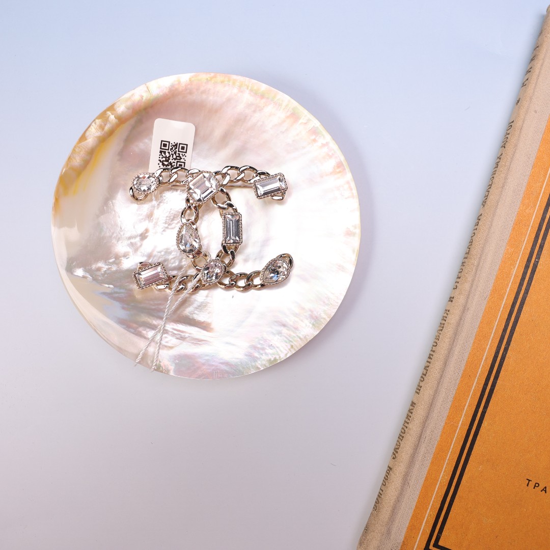 95新 Chanel/香奈儿 柚礼/香奈儿双c莱茵石胸针nz512022