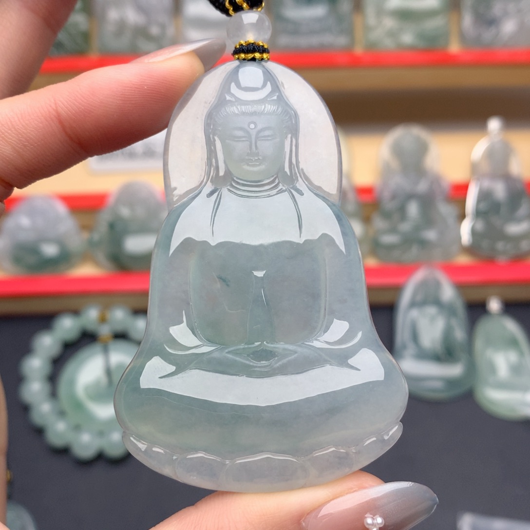 猫***解翡翠未镶嵌颈饰素衣