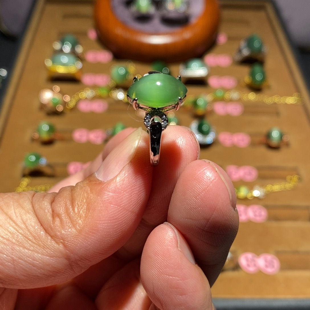 和田玉未镶嵌戒指