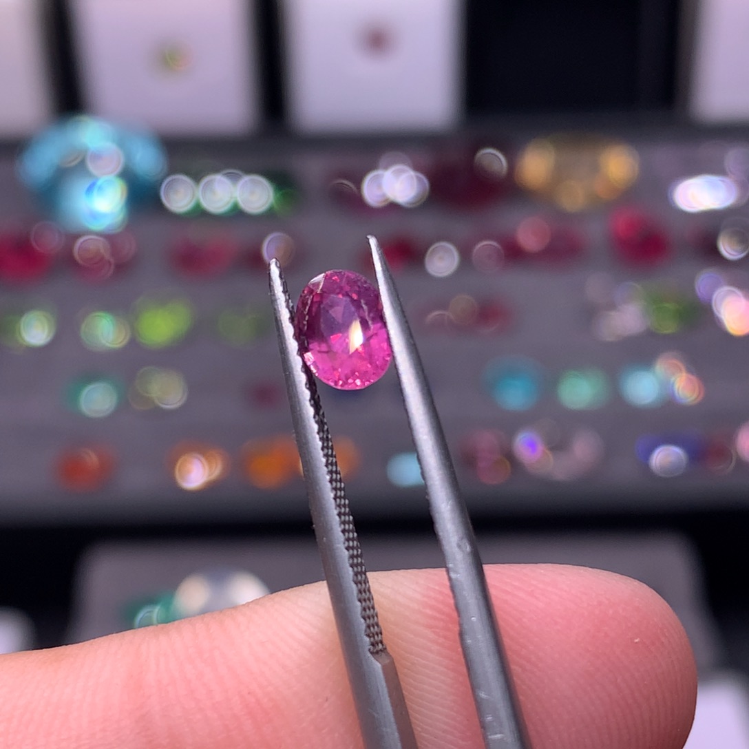 彩色蓝宝石裸石未镶嵌