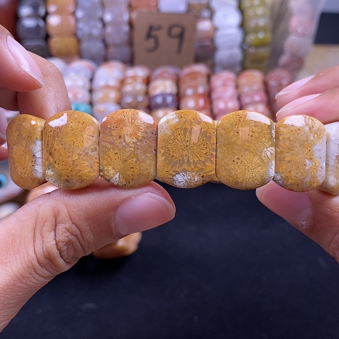 硅化珊瑚（珊瑚玉）未镶嵌手串皮花108