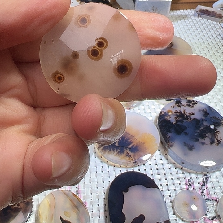 狼***子玛瑙/玉髓未镶嵌颈饰