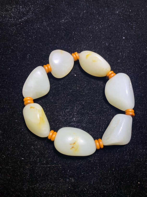 新疆和田玉手串69克