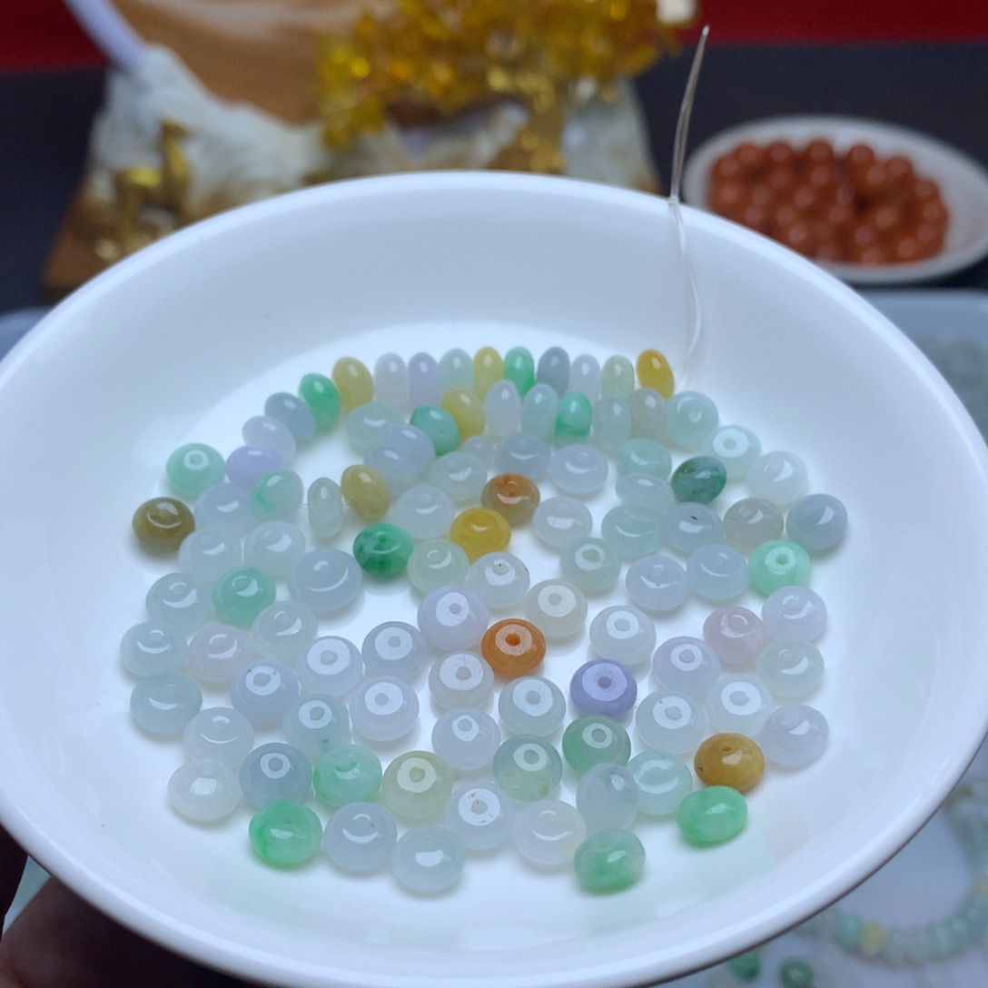 【闪购商品】翡翠手链未镶嵌卡3.6乘6.2冰三彩鼓珠40个