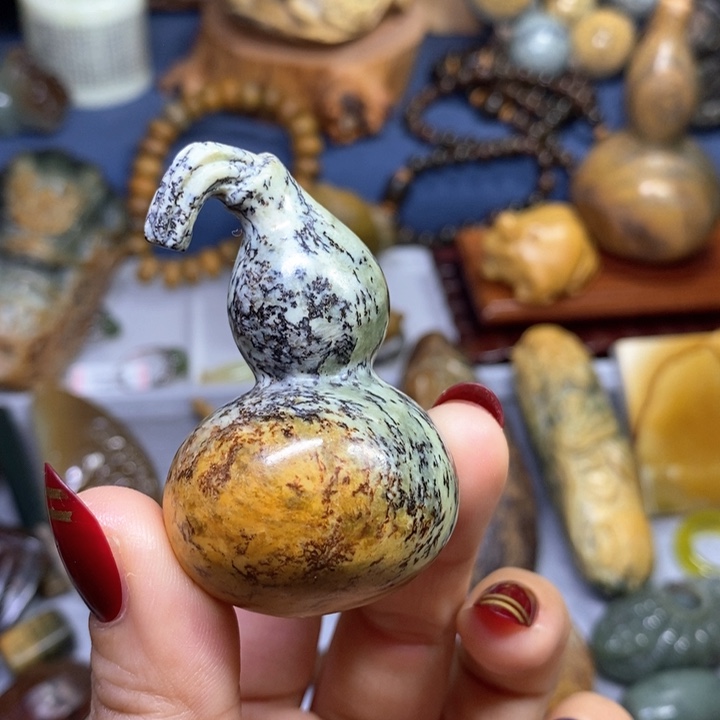 岫岩河磨玉（透闪石质玉）把件未镶嵌