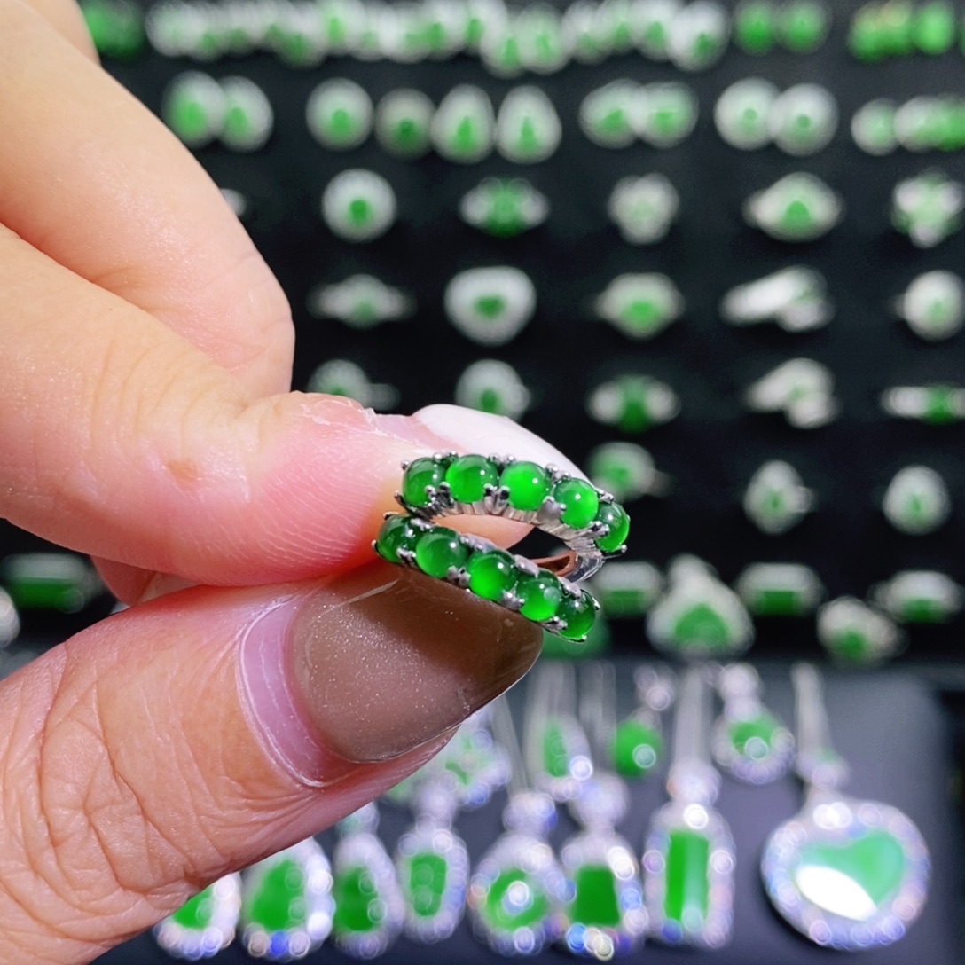 银S925镶嵌翡翠耳饰多样性