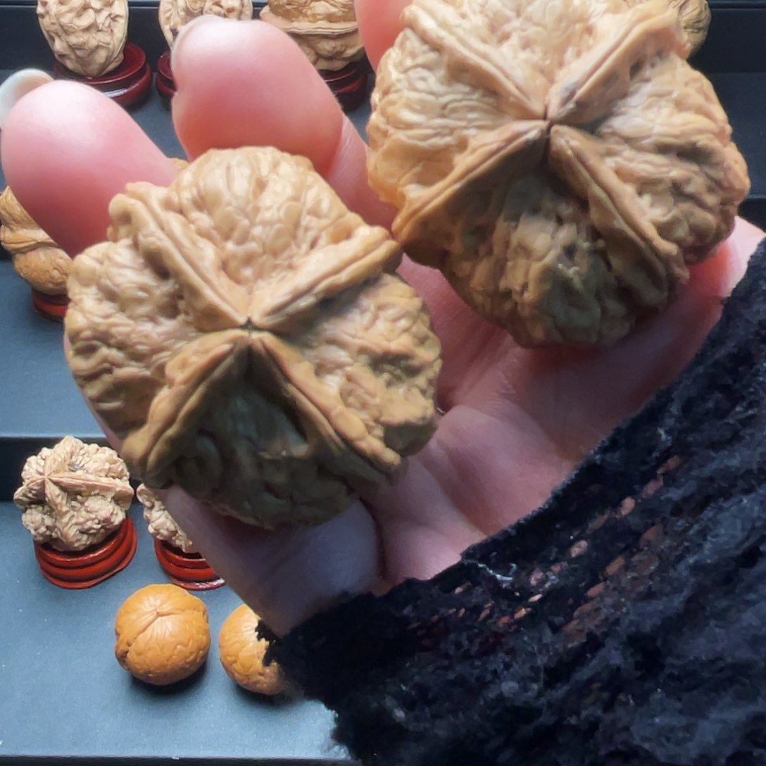 文玩核桃吊坠帝王四