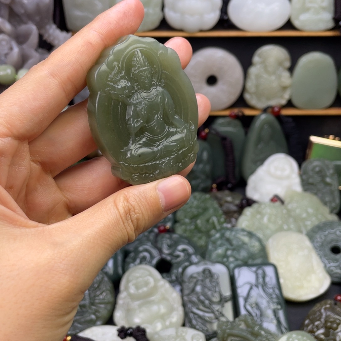 和田玉未镶嵌颈饰