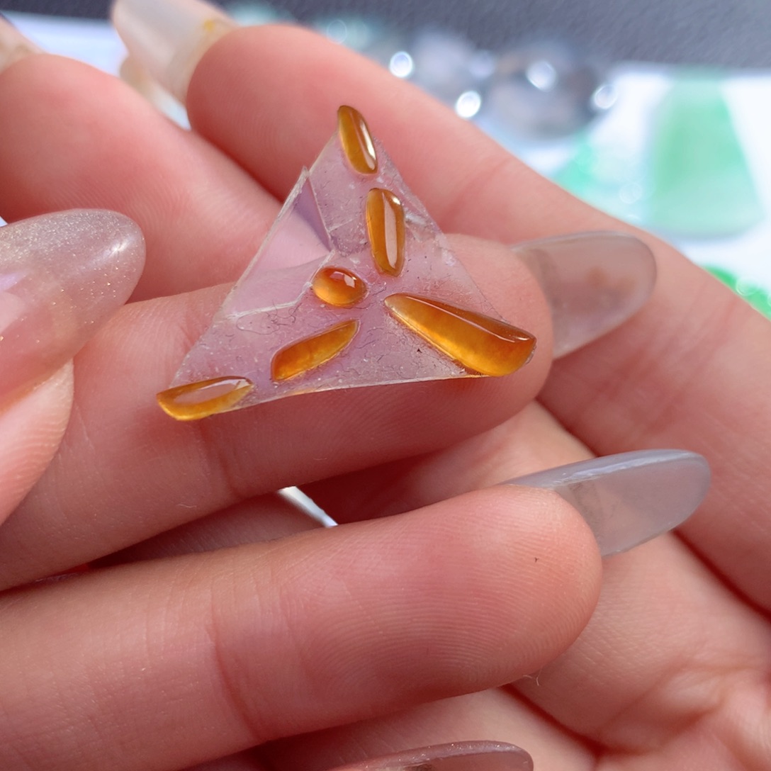 翡翠未镶嵌颈饰缅甸