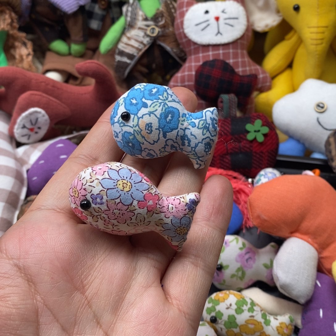 莱赛尔纤维鱼胸针的