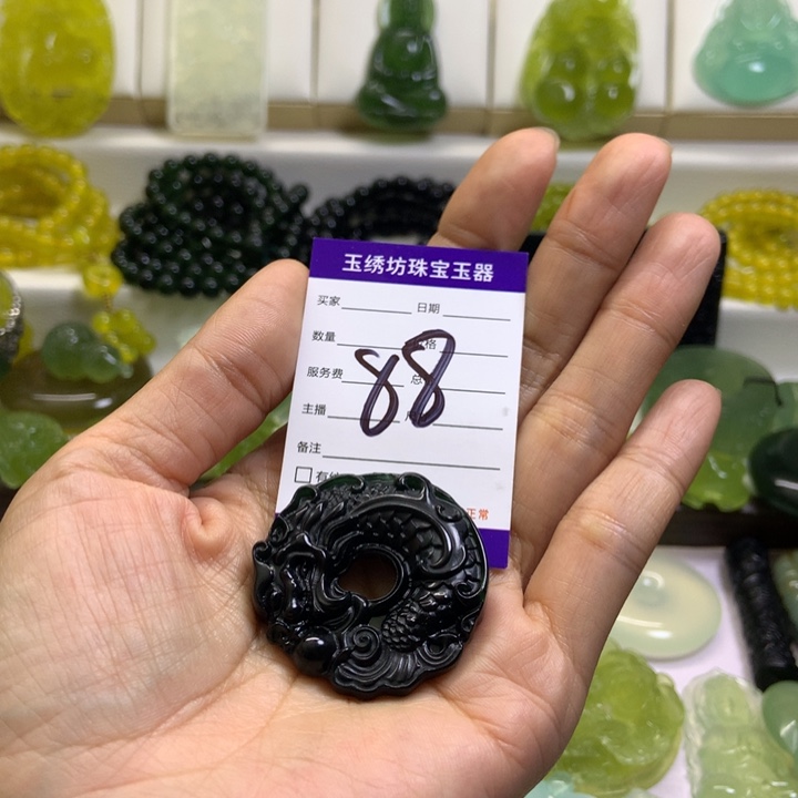 【闪购商品】未镶嵌蛇纹石玉颈饰坚**石