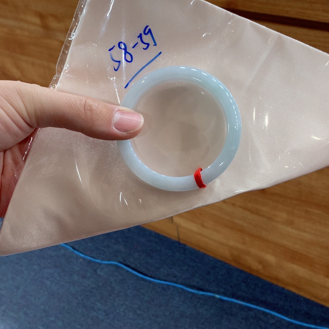 翡翠手镯未镶嵌买断