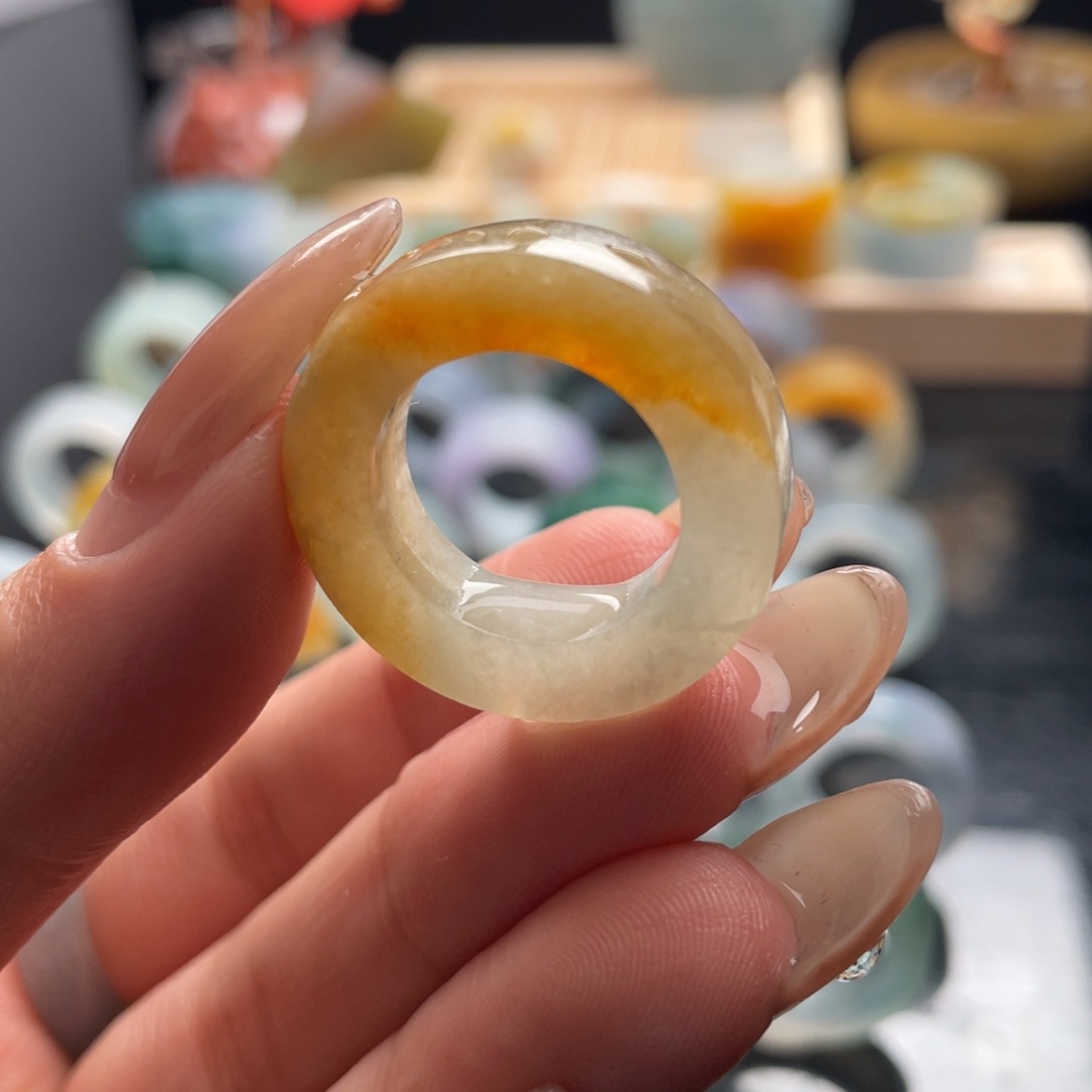 定制翡翠未镶嵌戒指