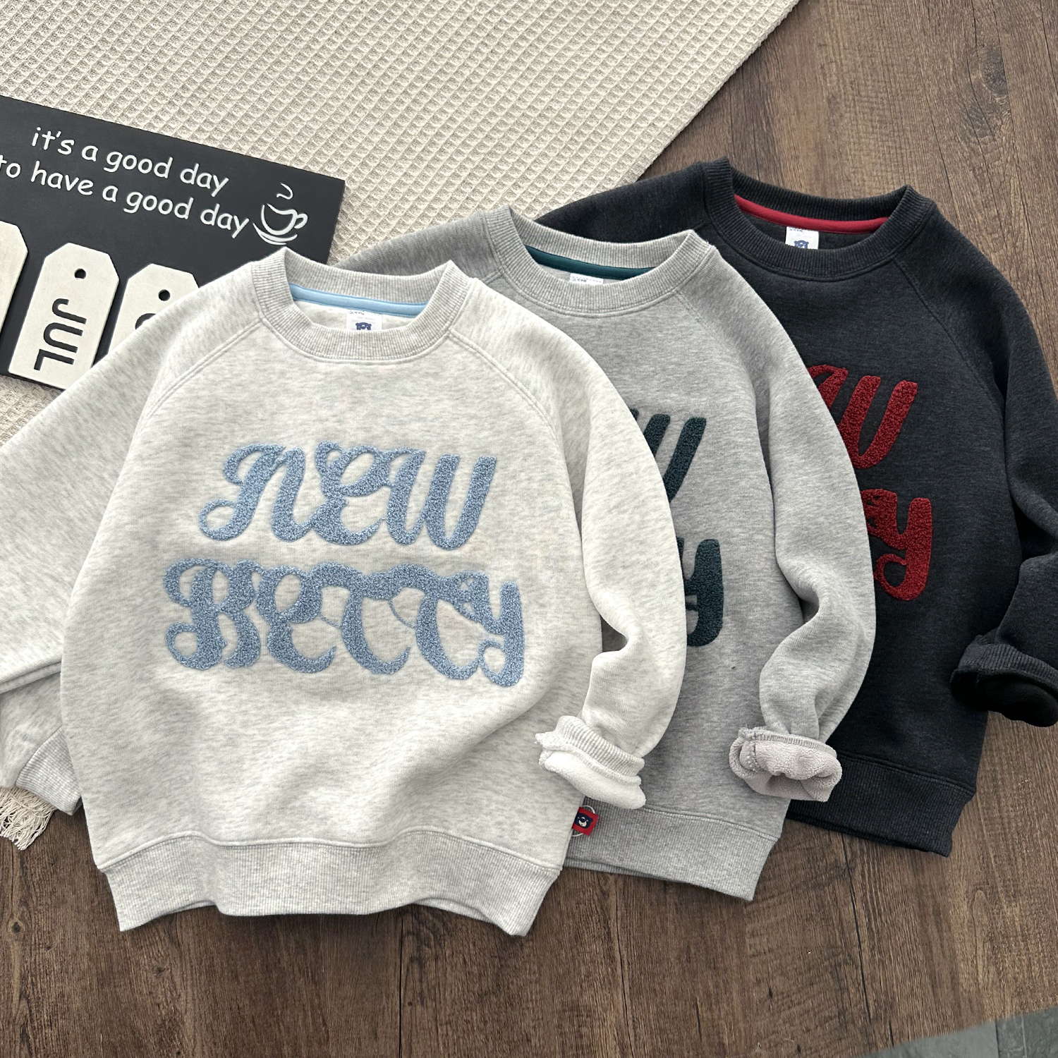 毛巾绣字母秋冬款儿童加绒卫衣圆领中大童百搭长袖上衣XZ998