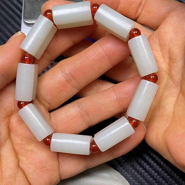 颈饰未镶嵌和田玉吃*哥