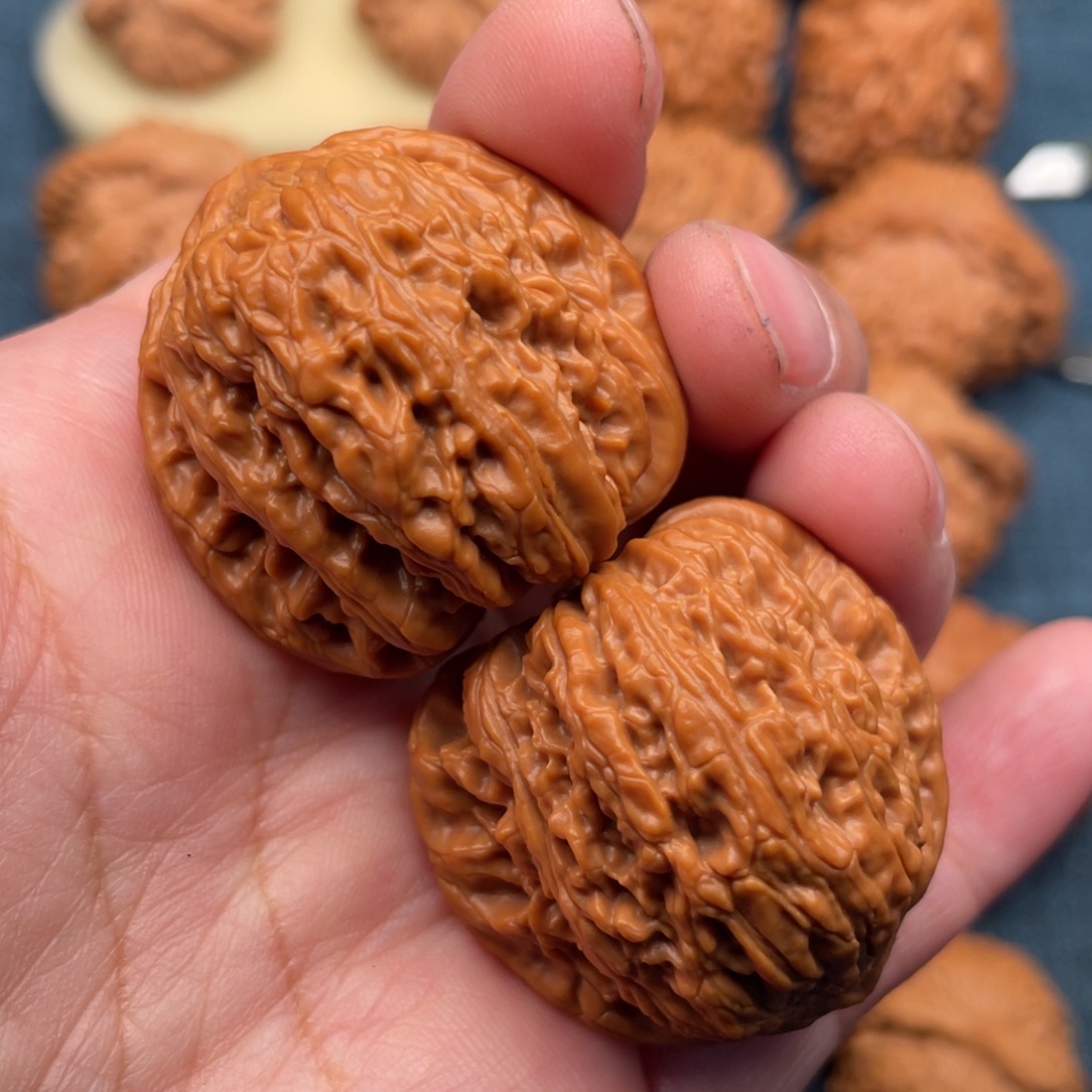 文玩核桃把件35精品老树绣球全品