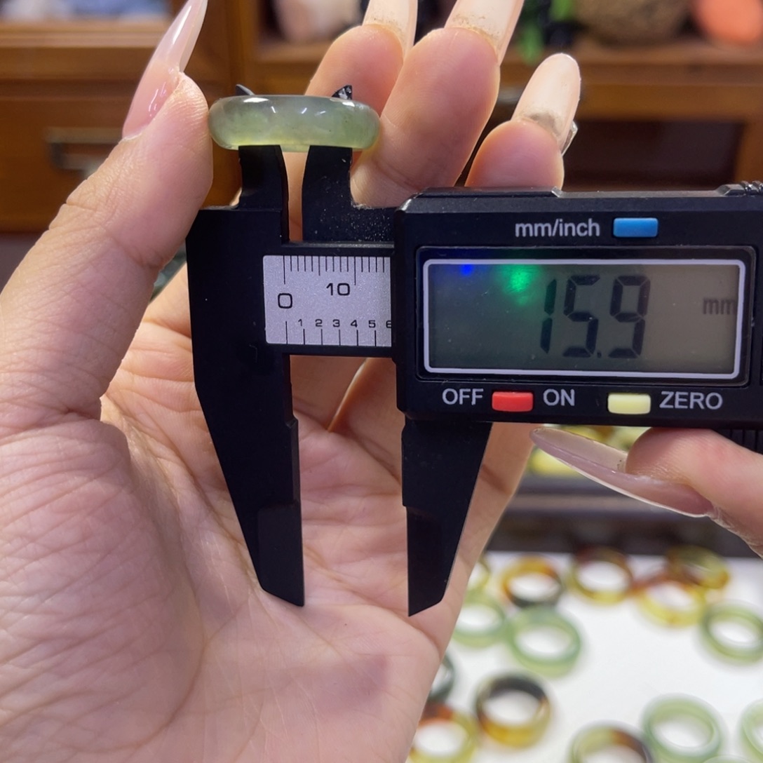 蛇纹石玉未镶嵌手镯144