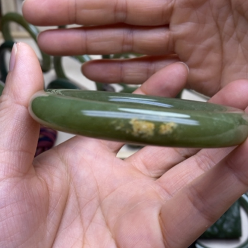 【闪购商品】和田玉手镯未镶嵌好*