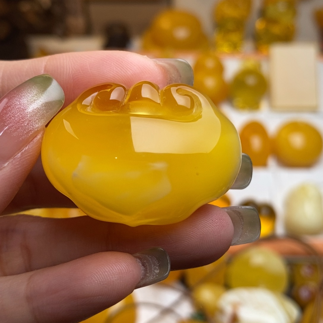 锦***丶未镶嵌颈饰琥珀如意蜜蜡