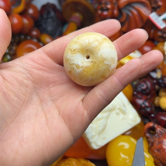 琥珀（花珀）手串未镶嵌伊****庄蜜蜡