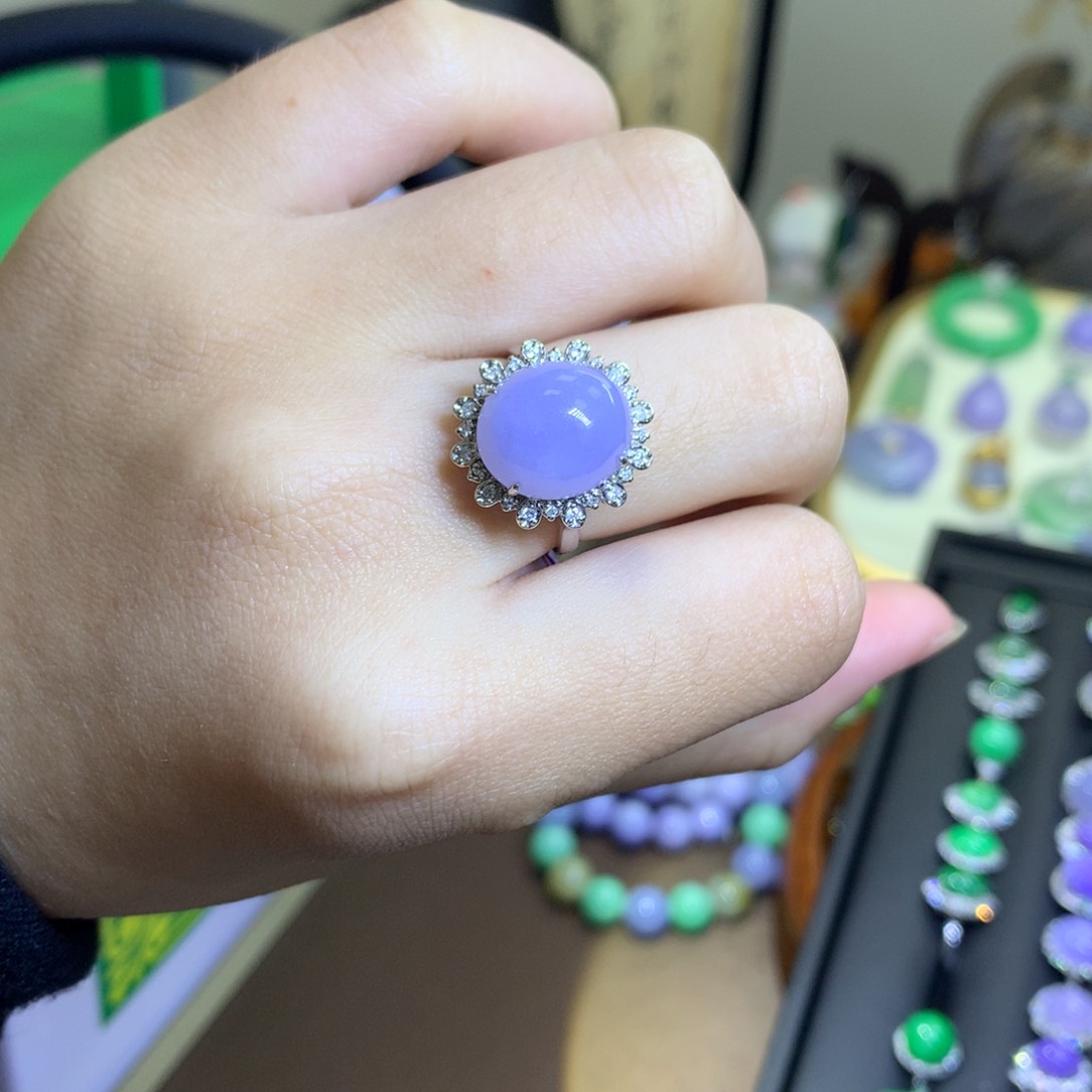 翡翠18K金镶嵌颈饰翡翠