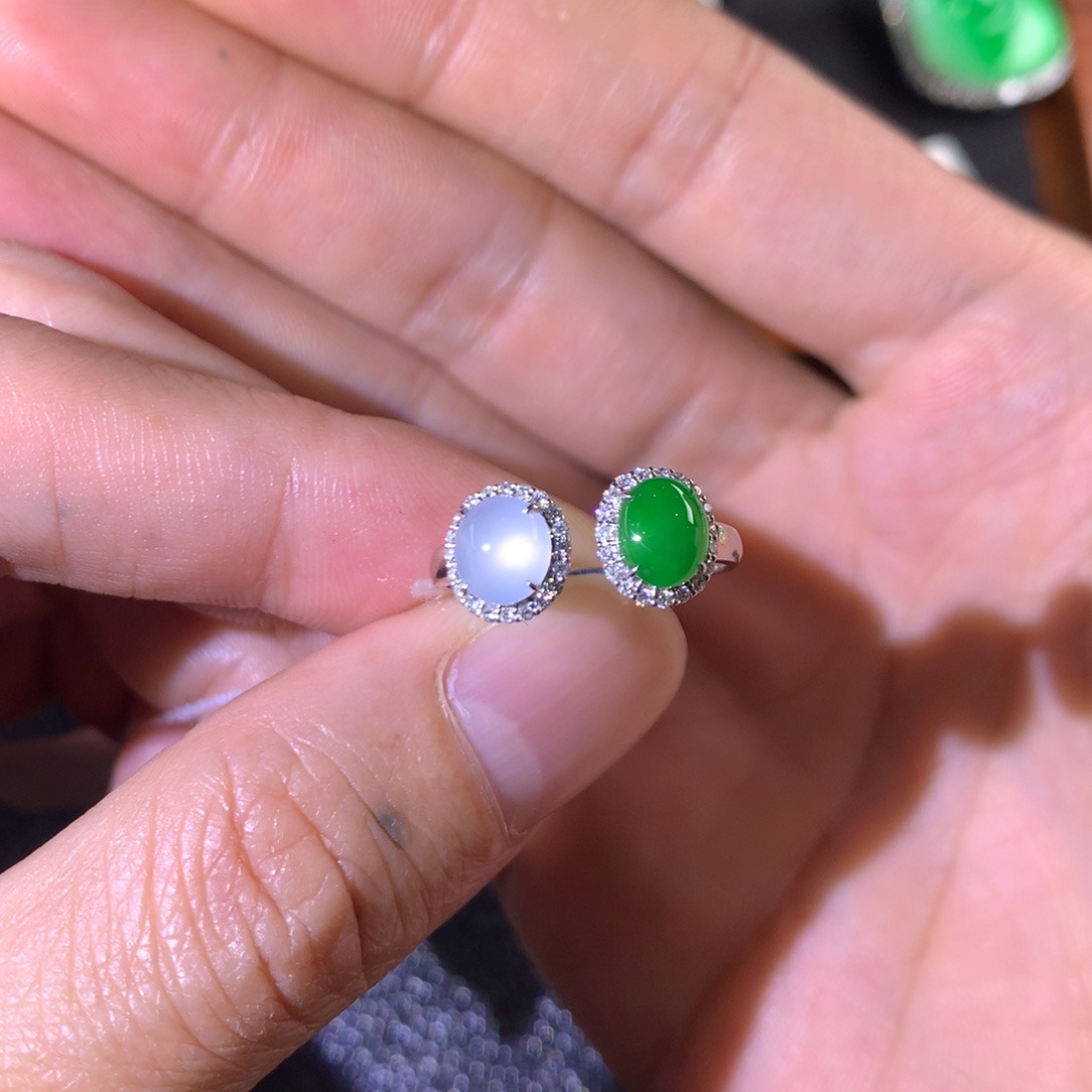 翡翠18K金镶嵌戒指翡翠