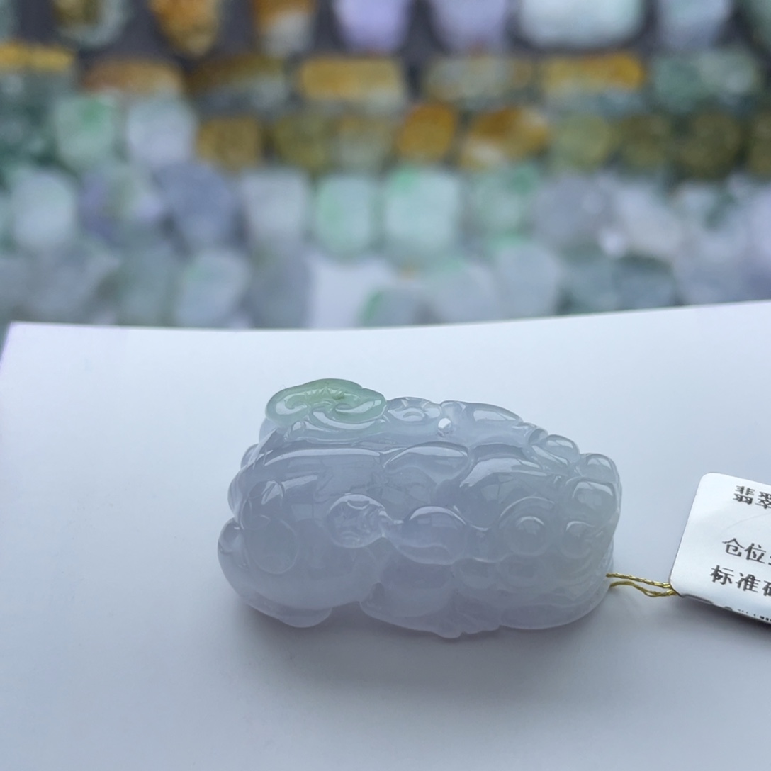 翡翠未镶嵌颈饰貔貅