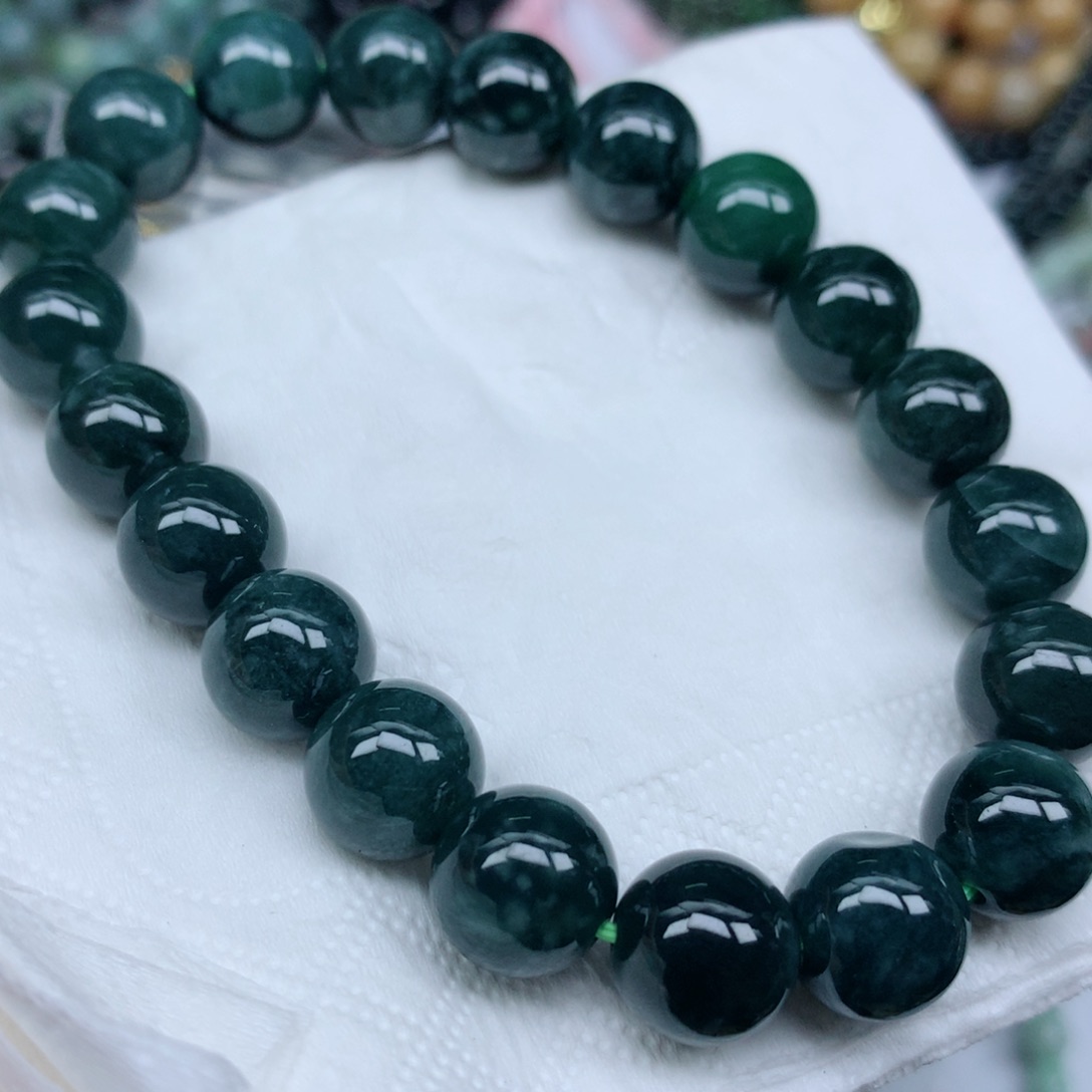 翡翠未镶嵌颈饰珠子