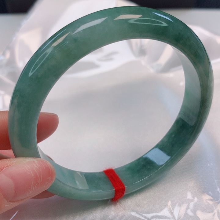 翡翠手镯未镶嵌58圈