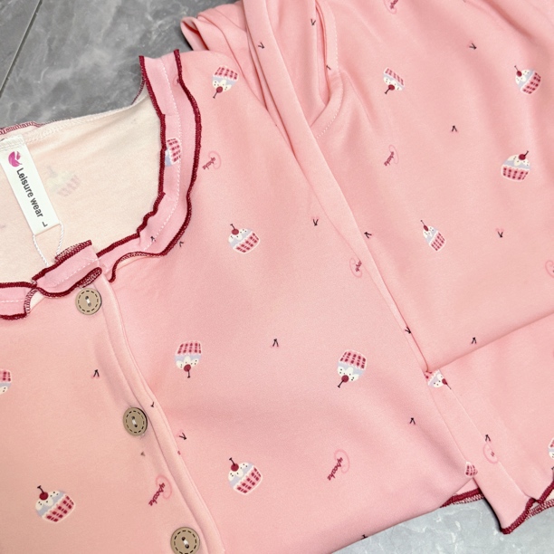 55-女士秋季满印樱桃蛋糕带胸垫开衫家居服套装