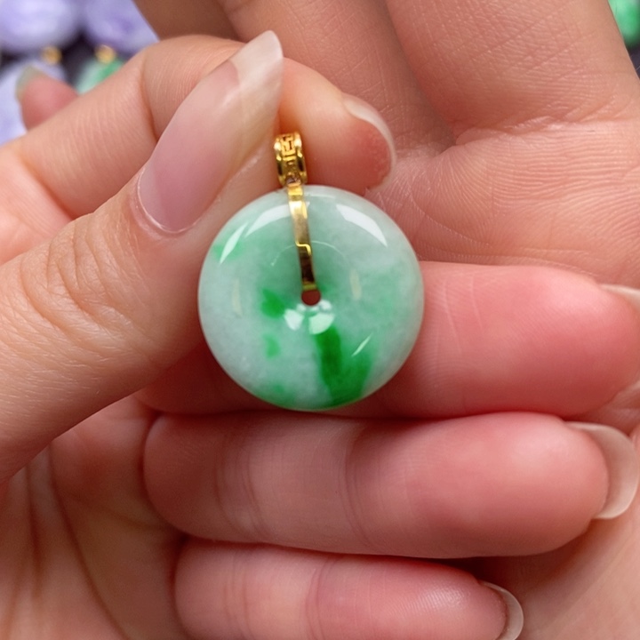 翡翠颈饰未镶嵌吊坠