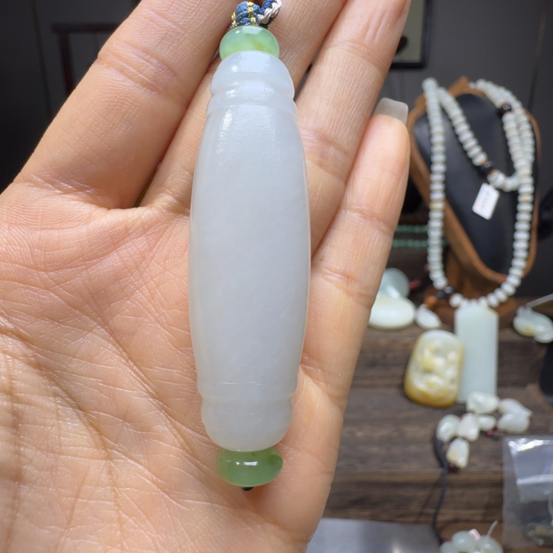 和田玉颈饰未镶嵌