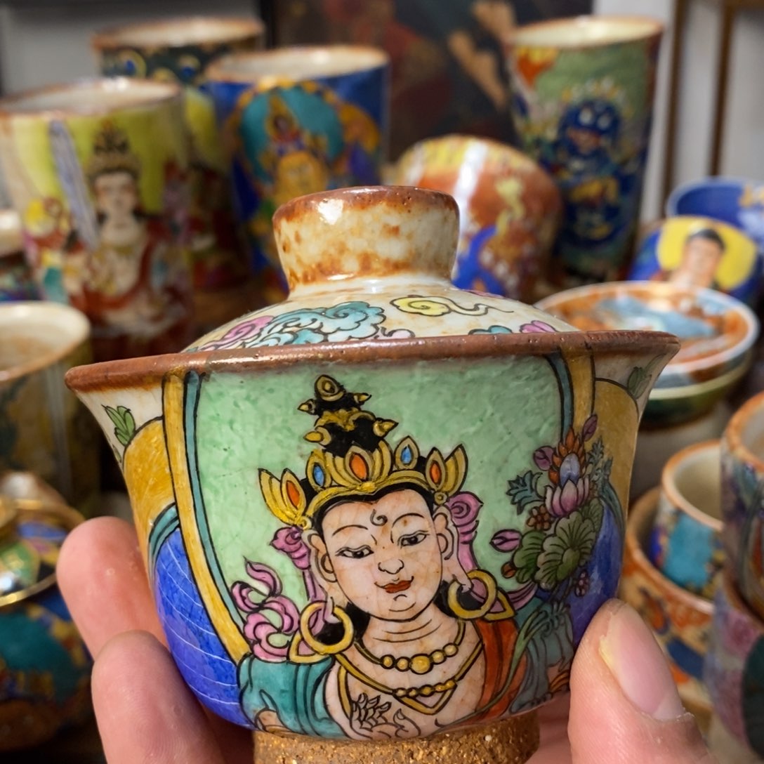 手工制作的一款盖碗