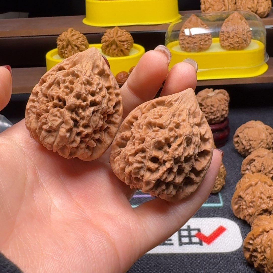 文玩核桃吊坠40官帽