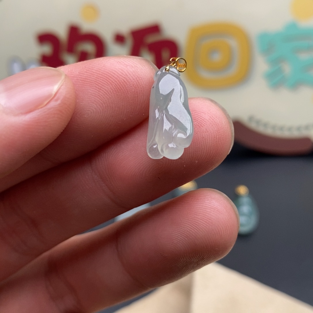 颈饰18K金镶嵌翡翠