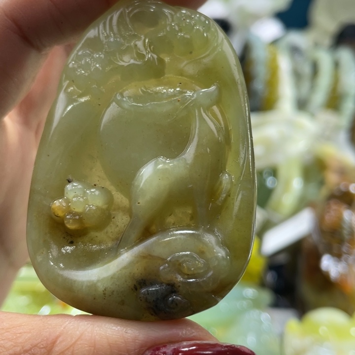 岫玉未镶嵌吊坠路路通