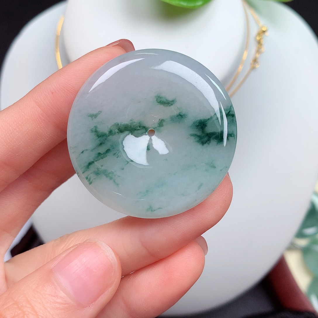 翡翠未镶嵌颈饰平安扣