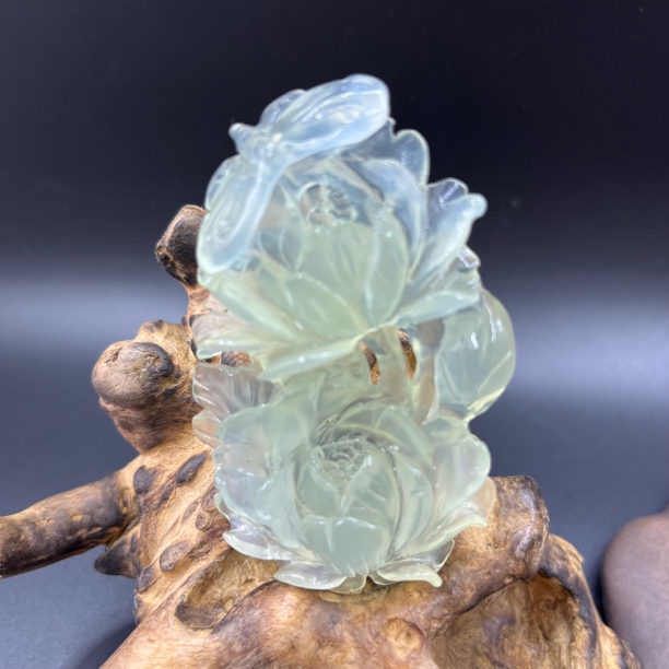纯天然岫玉蝶恋花吊坠