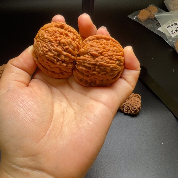 桃核吊坠42拉丝凹底球南疆石